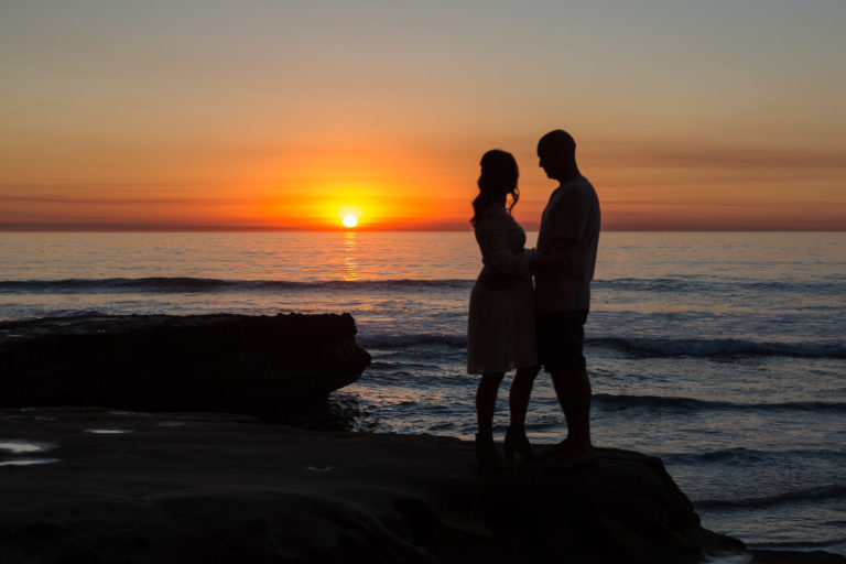 Romantic Torrey Pines Engagement PhotoDate | Leah and Andres