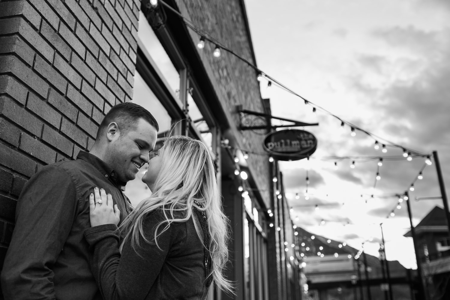 Downtown Glenwood Springs Engagment Shoot in the evening