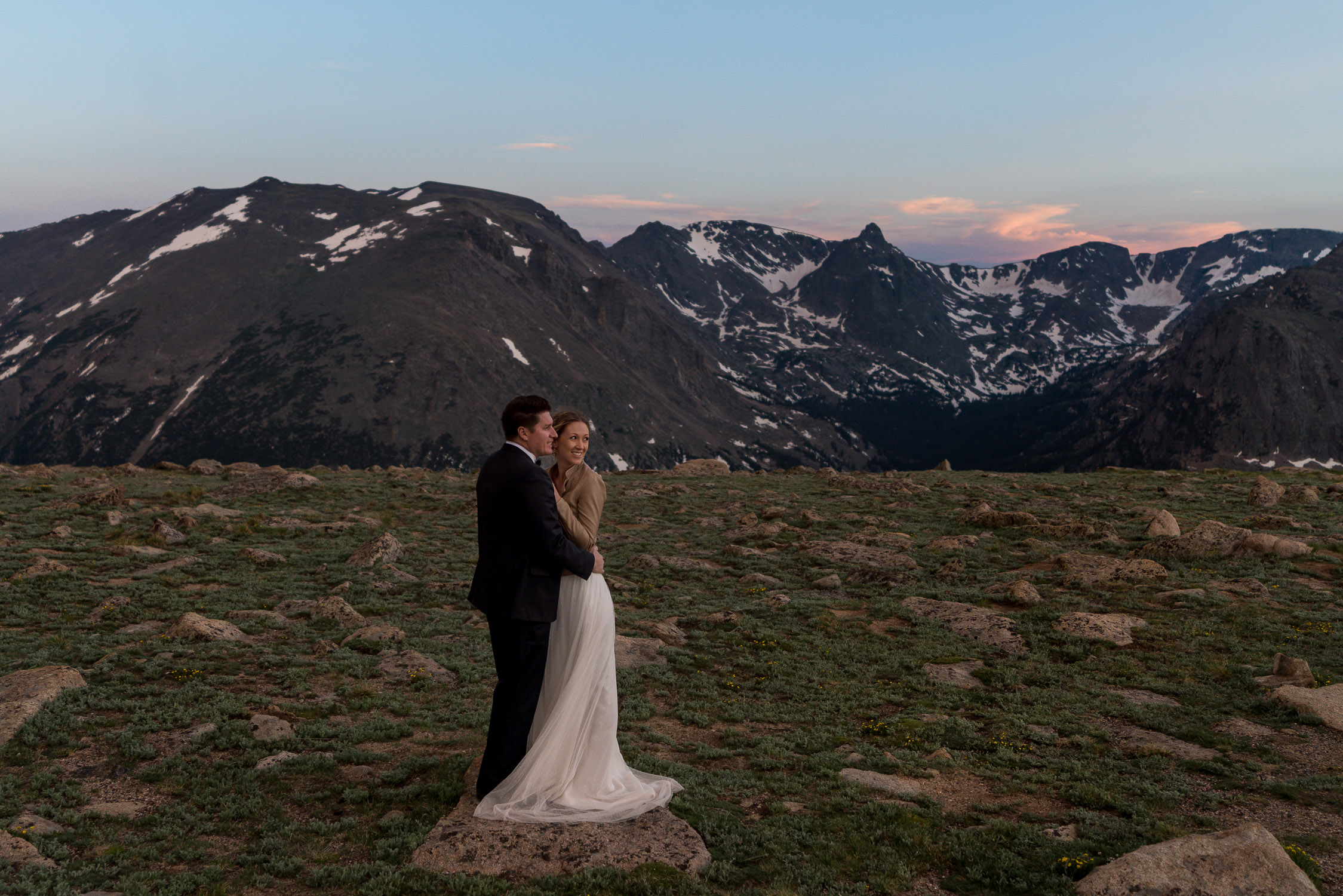 rocky mountain national park adventure wedding sunset session with mountain views