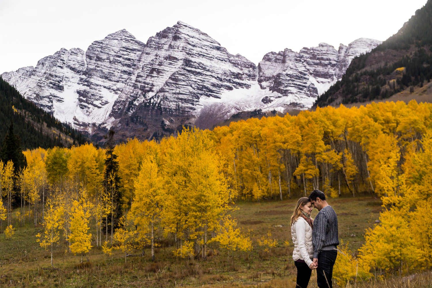 Maroon Bells Engagement Photos fall colors