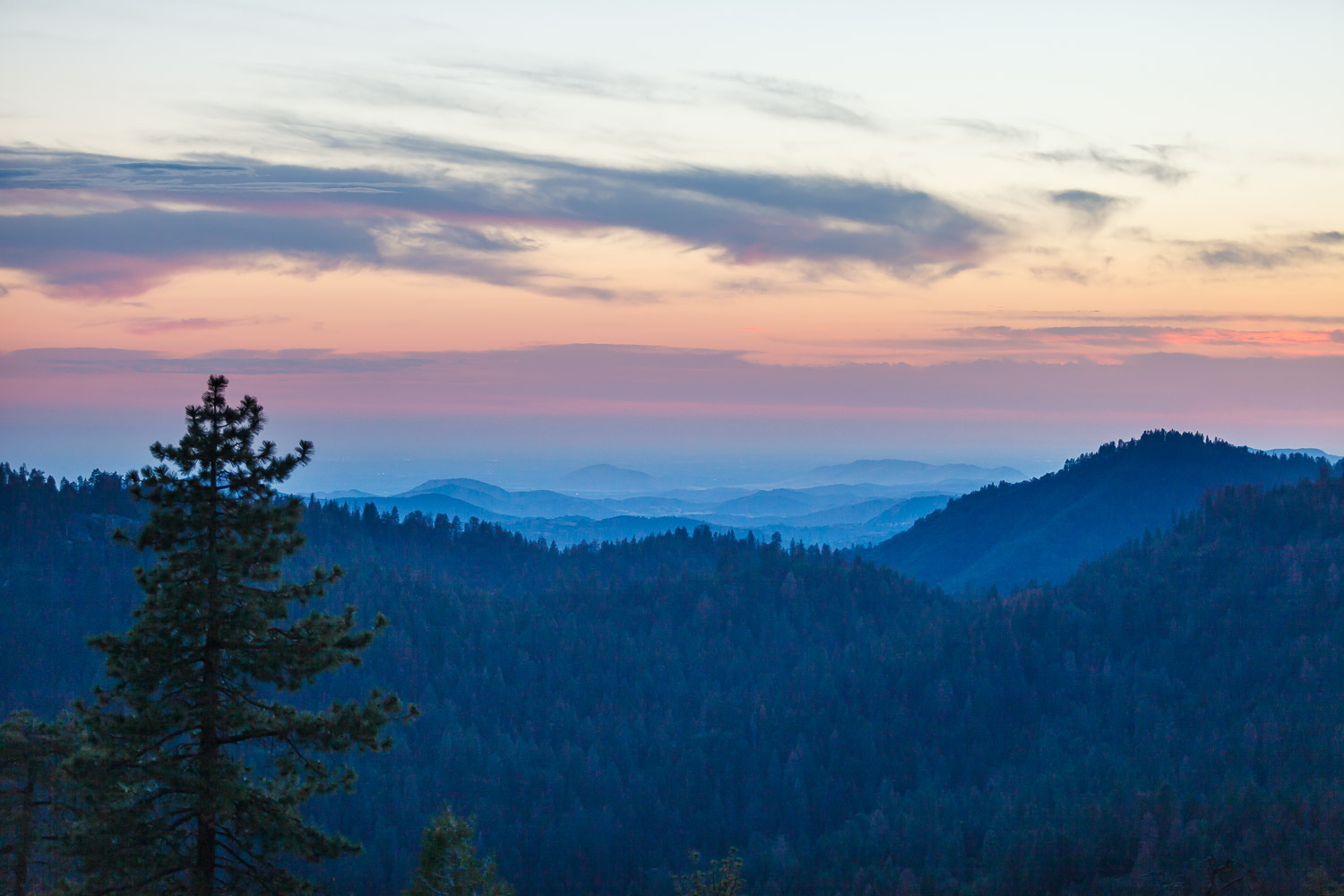 sequoia national park and kings canyon photography foothill view toward the valley