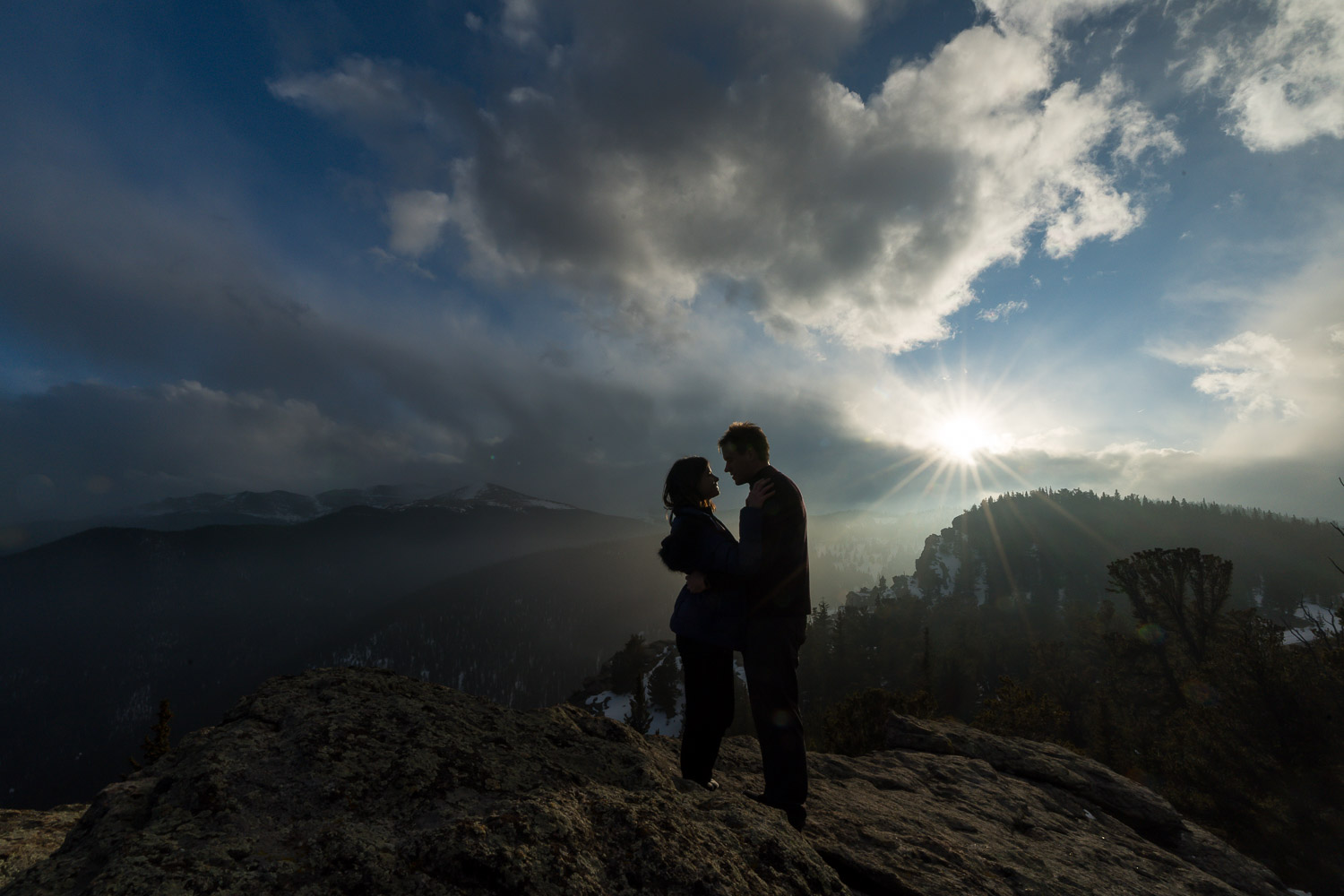 colorado engagement pictures in the mountains