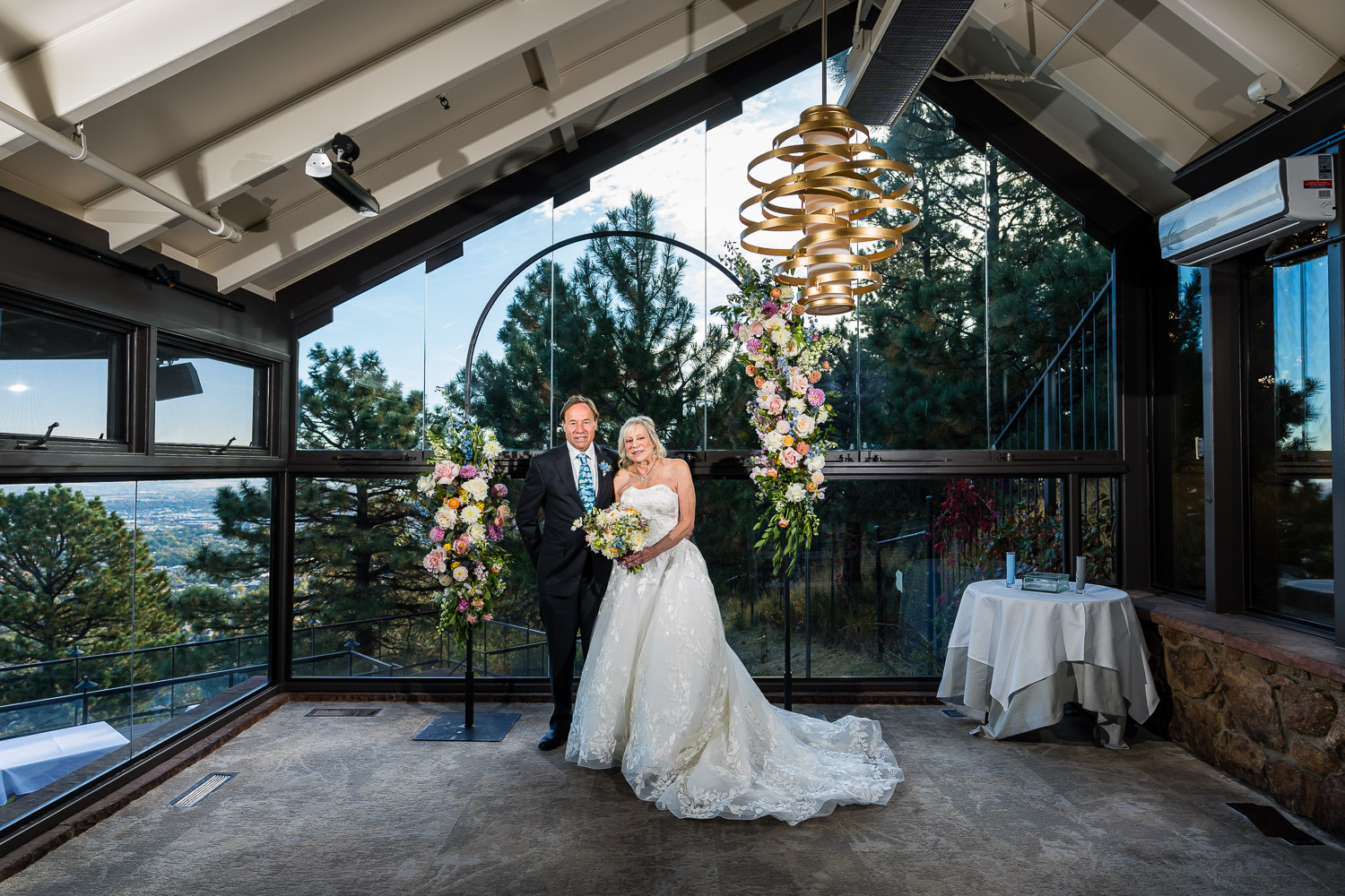 flagstaff restaurant wedding photos before ceremony with flowers